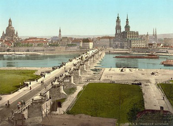 Le pont Auguste de Dresde sur une carte postale ancienne