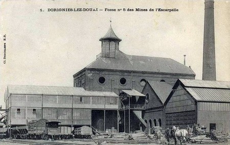 La fosse n°5 à Dorignies sur une carte postale ancienne vers 1900