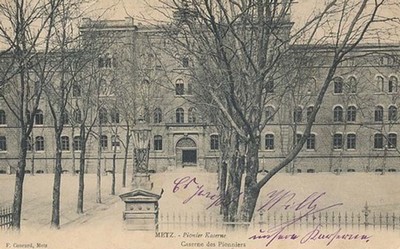 La caserne des pionniers à Metz sur une carte postale ancienne