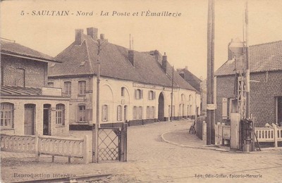 L'emaillerie et la poste de Saultain sur une carte postale ancienne