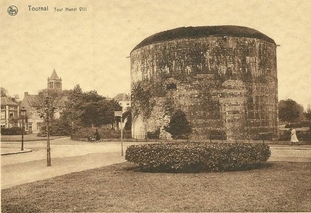 La Tour Henri VIII à Tournai sur une carte postale ancienne