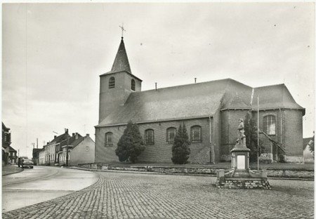 l'église d'Anseroeul sur une carte postale ancienne