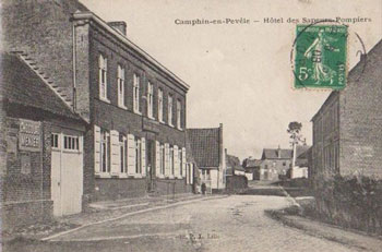 L'hôtel des sapeurs pompiers à Camphin-en-Pévèle sur une carte postale ancienne