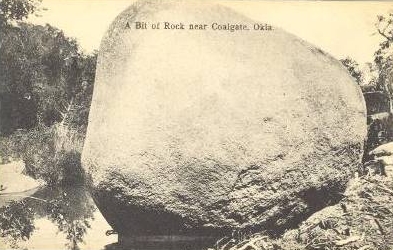 carte postale ancienne d'un rocher prés de Coalgate dans l'oklahoma