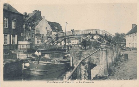 La passerelle de Condé-sur-L'Escaut sur une carte postale ancienne