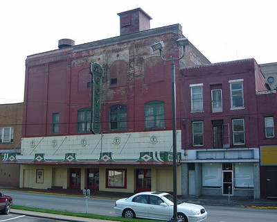 photo actuelle du Coyle theater construit vers 1895 à Charleroi en pennsylvanie