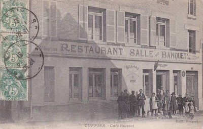Le café Boisset de Cuffies sur une carte postale ancienne