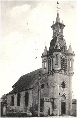 l'église d'Inchy representée sur une carte postale ancienne