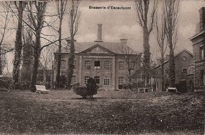 La brasserie Lutiaux d'Escaupont sur une carte postale ancienne