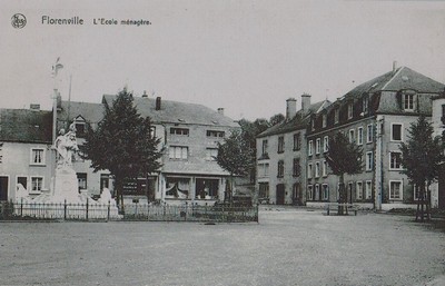 L'école ménagère de Florenville sur une carte postale ancienne