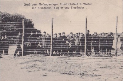 Des prisonniers de guerre dans le camp de Friedrichfeld