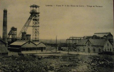 la fosse n°5 des mines de Liévin sur une carte postale ancienne
