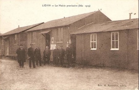 la mairie provisoire de Liévin sur une carte postale ancienne en 1919