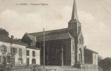 l'église de moiry sur une carte postale ancienne