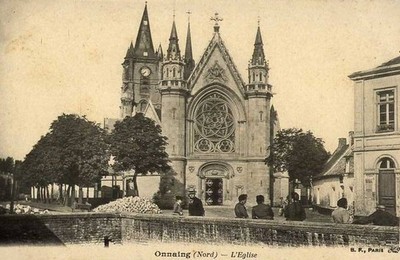 carte postale ancienne qui représente l'église d'onnaing