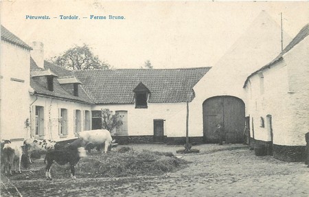 Le tordoir de la ferme Bruno à Peruwelz sur une carte postale ancienne