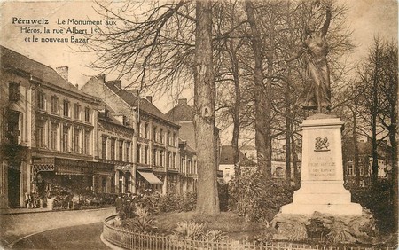 Le monument aux morts de Peruwelz sur une carte postale ancienne