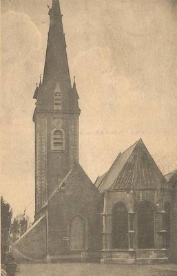 L'église Saint-Martin de Quiévrain sur une carte postale ancienne