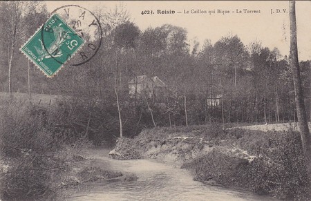 Le torrent du Caillou qui Bique à Roisin sur une carte postale ancienne