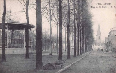 la rue de la gare à Anzin sur une carte postale ancienne