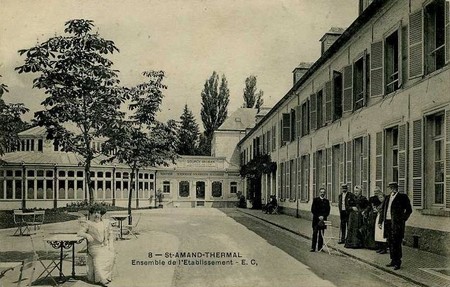 Les Thermes de Saint-Amand sur une carte postale ancienne