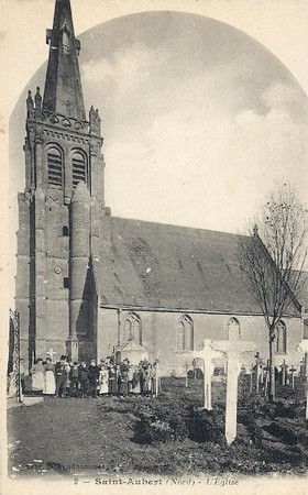 L'église de Saint-Aubert sur une carte postale ancienne