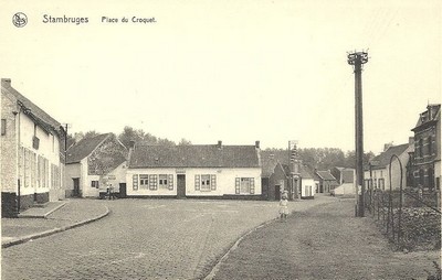 la place du croquet de Stambruges sur une carte postale ancienne
