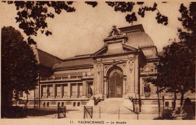 le musée de valenciennes sur une carte postale ancienne