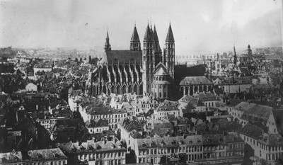 vue aérienne de Tournai en Belgique vers 1914