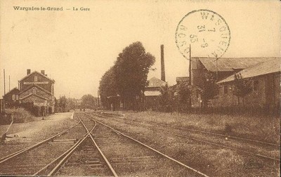 L'ancienne gare de Wargnies le Grand sur une carte postale ancienne