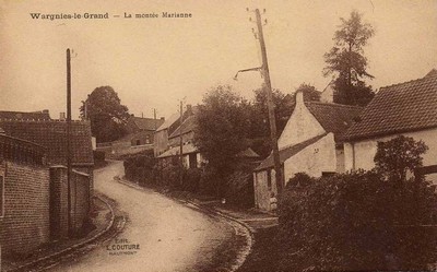 La montée Marianne à Wargnies-le-Grand sur une carte postale ancienne