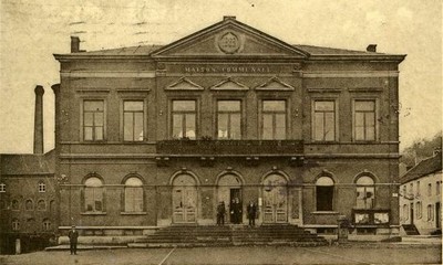 la maison communale de Wasmes sur une carte postale ancienne