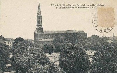 L'église Saint-Pierre et Saint-Paul de Wazemmes sur une carte postale ancienne